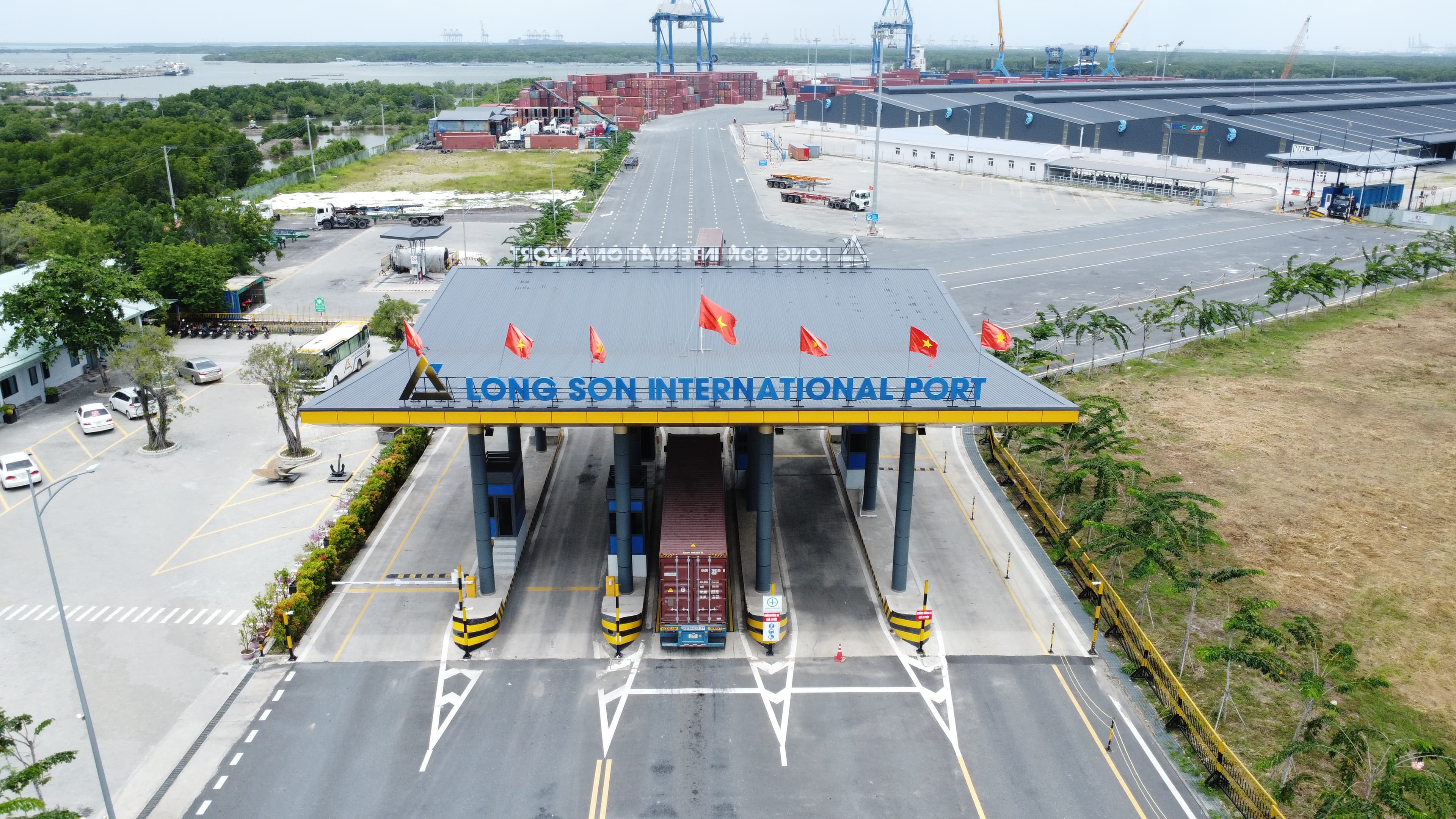 cảng quốc tế long sơn
